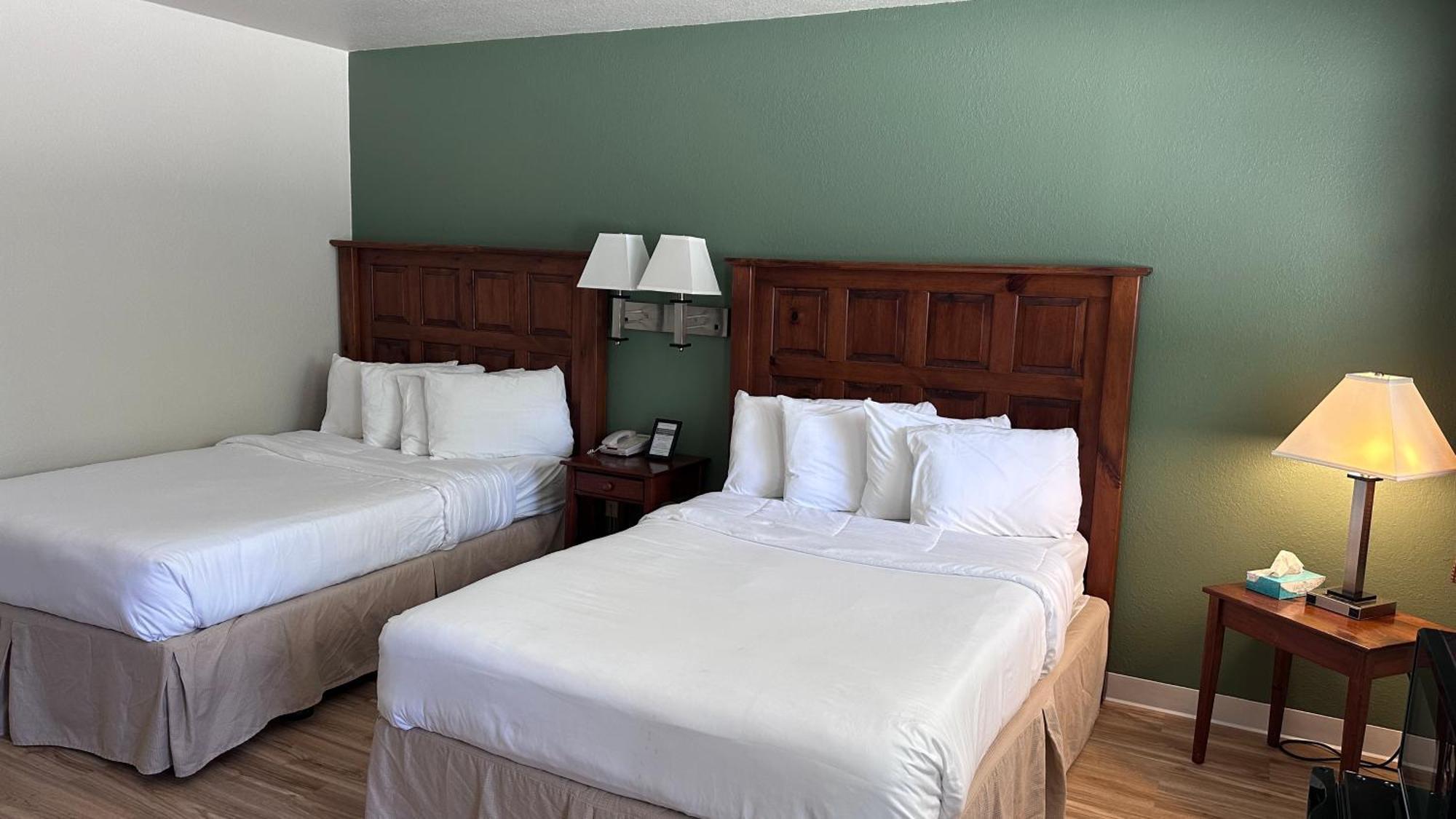 The Shelby Motel 2*