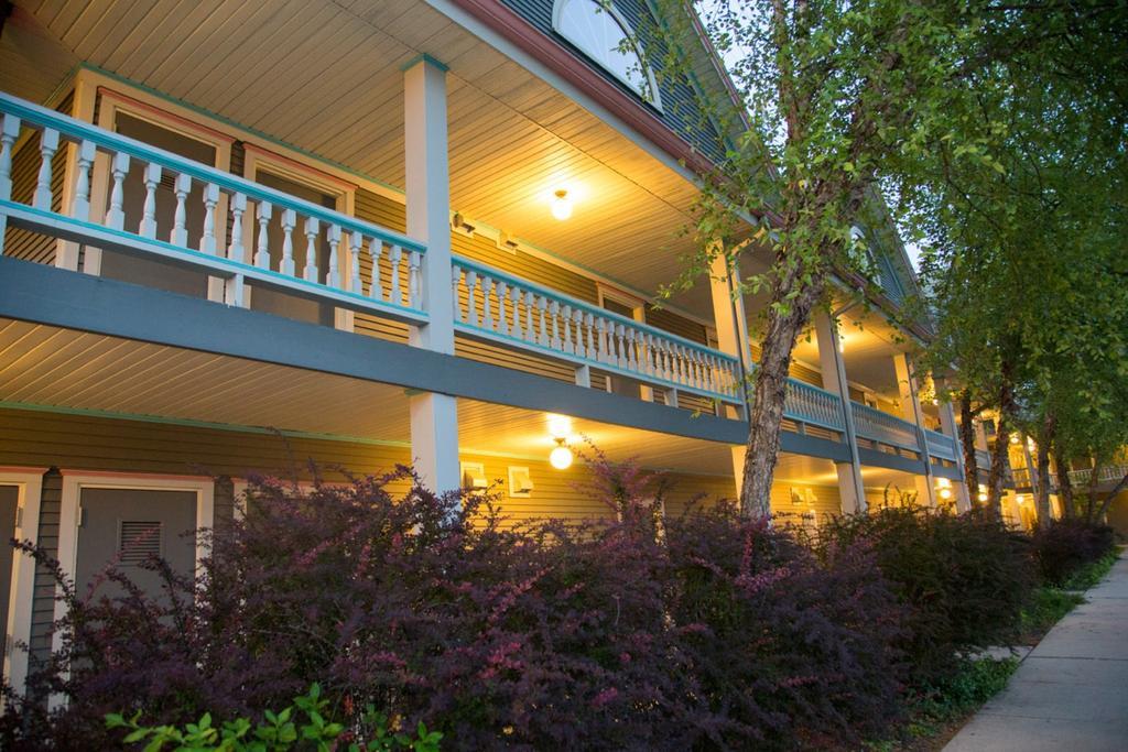 The Shelby Motel
