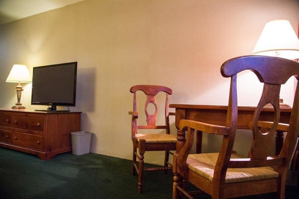 The Shelby Motel